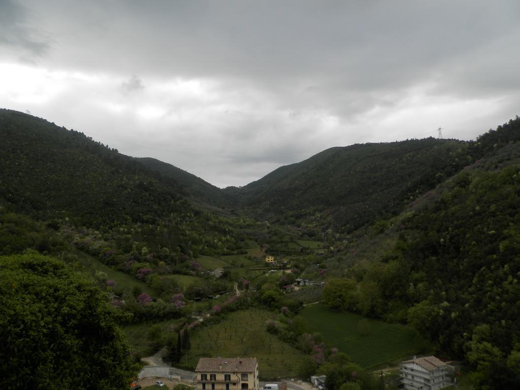 Residenza Di Paese Castello Del Poggio Hotel Ferentillo ภายนอก รูปภาพ