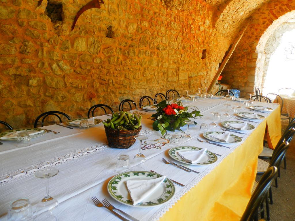 Residenza Di Paese Castello Del Poggio Hotel Ferentillo ภายนอก รูปภาพ